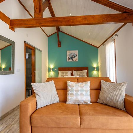 The Olive Hill Guesthouse บาตาเลีย ภายนอก รูปภาพ