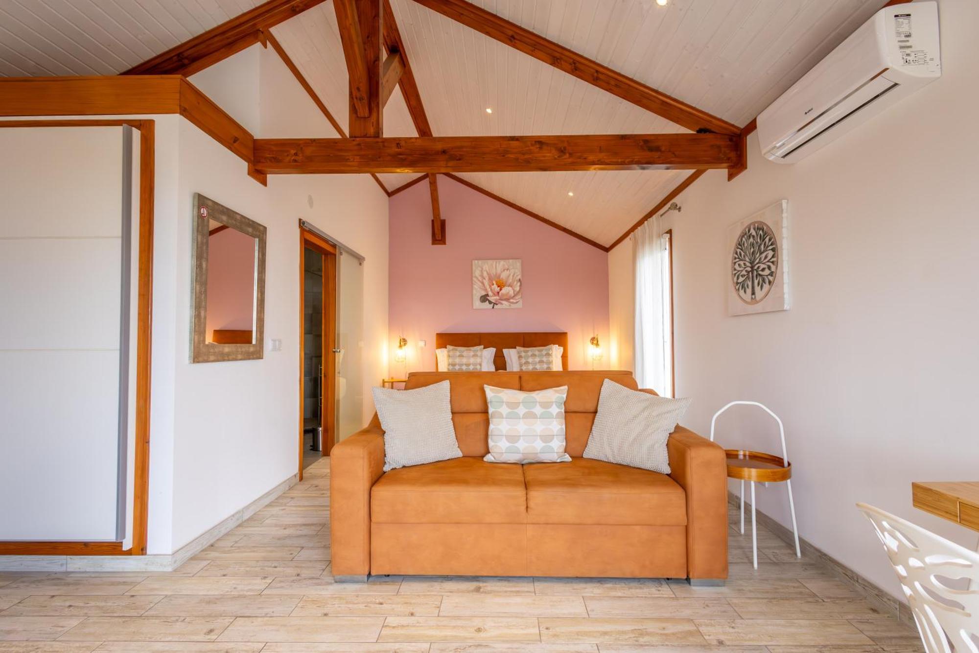 The Olive Hill Guesthouse บาตาเลีย ภายนอก รูปภาพ