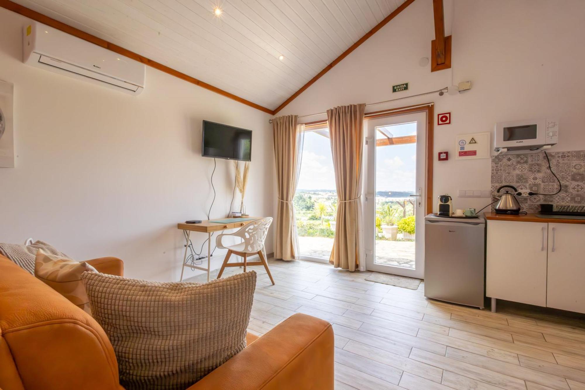 The Olive Hill Guesthouse บาตาเลีย ภายนอก รูปภาพ
