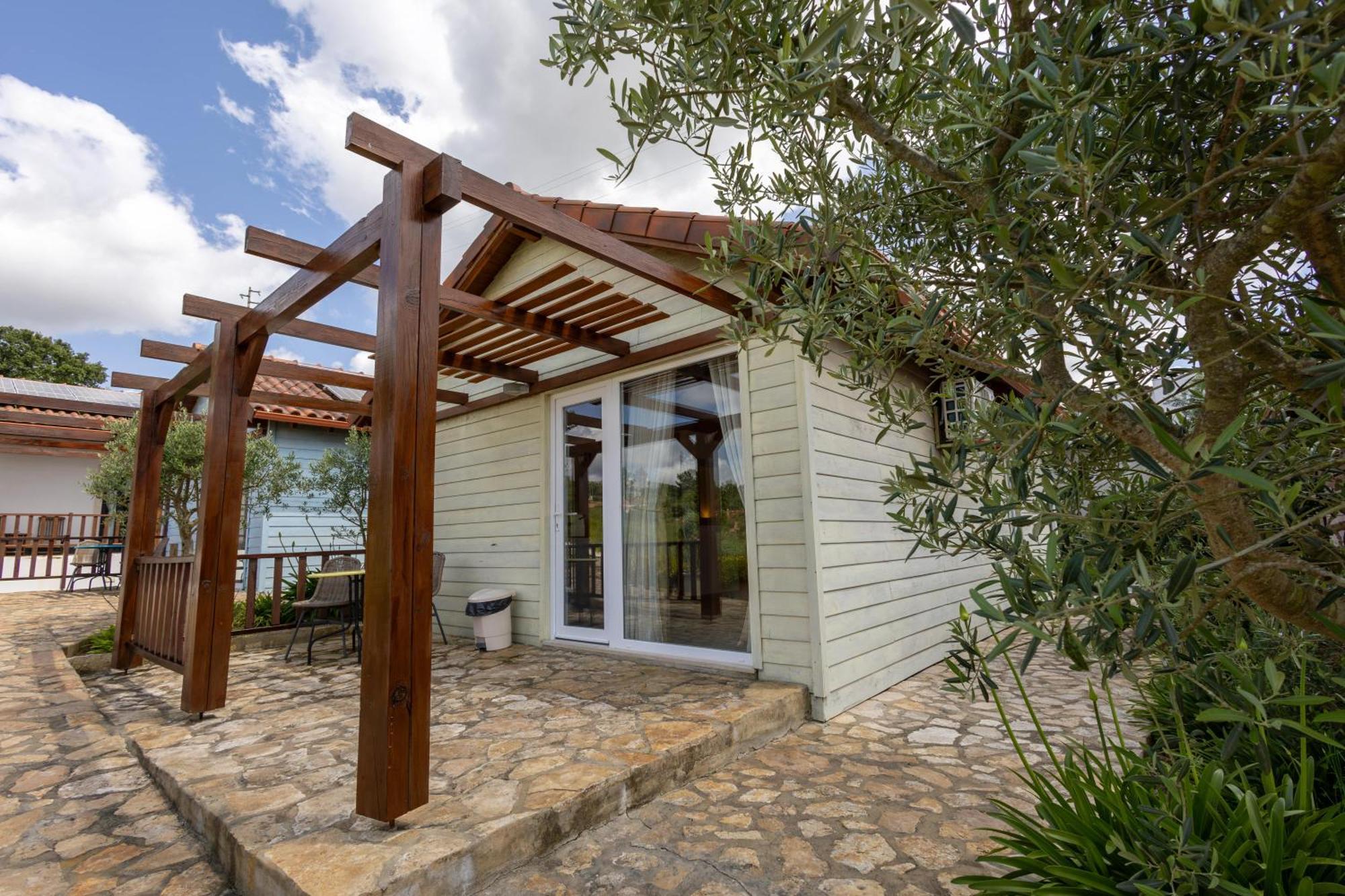 The Olive Hill Guesthouse บาตาเลีย ภายนอก รูปภาพ